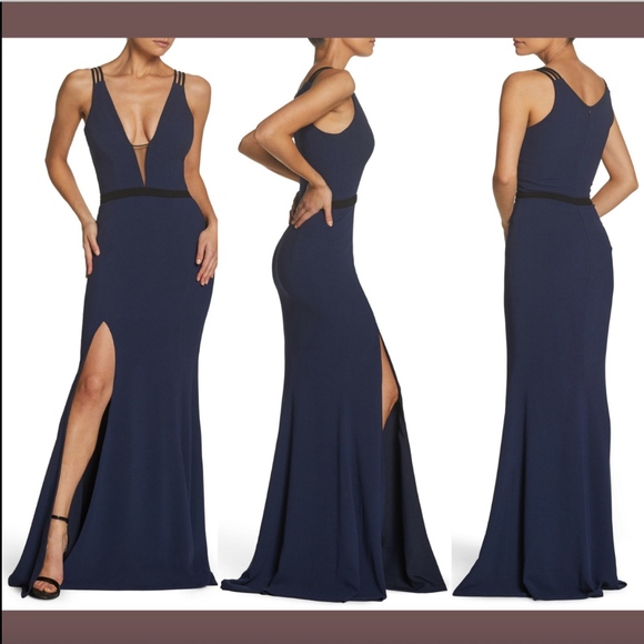 Dress the Population Dresses & Skirts - NEW Dress the‎ Population Lana Plunging Strap Gown